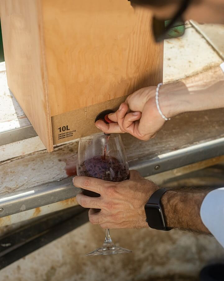 Вино в пакеті 10 літрів